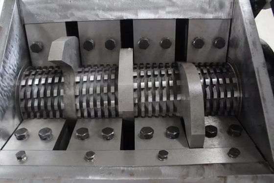 China good quality teeth blade cutter low speed crusher/plastic waste recycling grinder manufacturer Best price