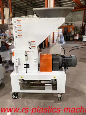China Plastic waste recycling machine motor 2,2kw -Low speed crusher/grinder/granulotor to injections no dust good quality to Ireland