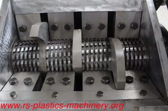 Supply teeth blade cutter crusher Low Speed Waste Plastic Shredder/Grinder/Low speed granulator power2.2KW factory price