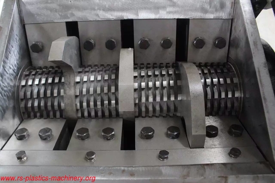 Dustless teeth cutter Low Speed Crusher/Grinder/ granulator for plastic waste reuse good price to overseas