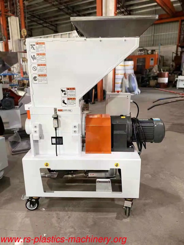 China Plastic waste recycling machine motor 2,2kw -Low speed crusher/grinder/granulotor to injections no dust good quality to Ireland